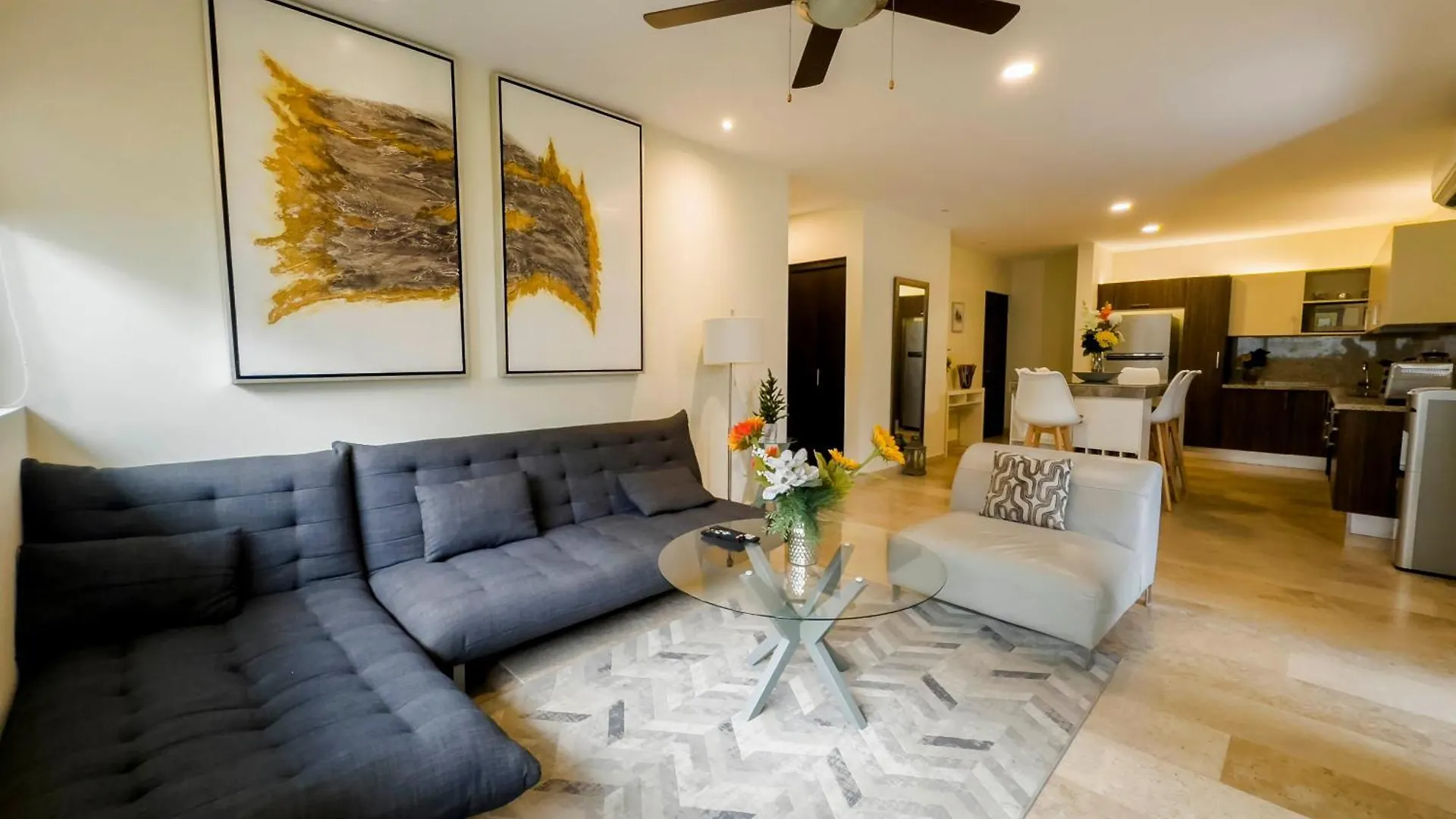 Stylish 2Bed,2Bath-Condo Near Beach - 6 Guests Playa del Carmen Apartment