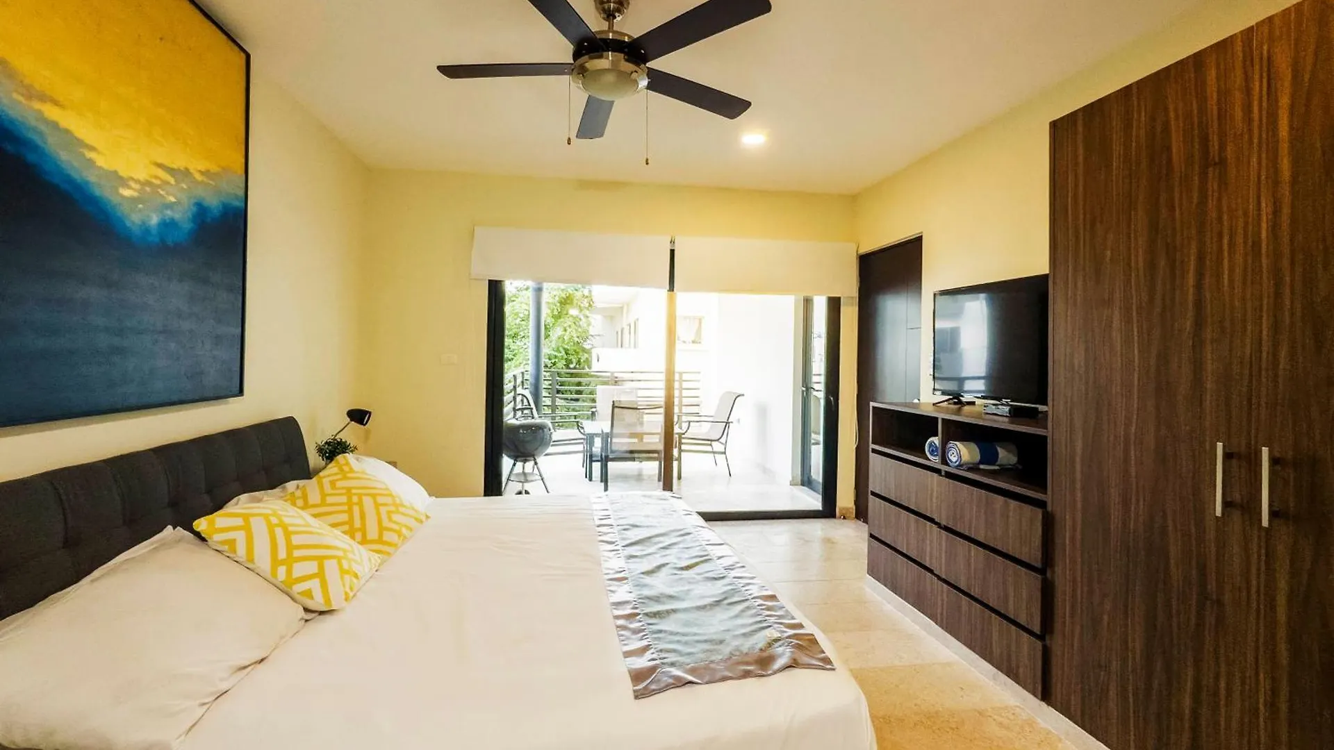 Stylish 2Bed,2Bath-Condo Near Beach - 6 Guests Playa del Carmen